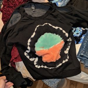 Volcom Long sleeve exposed shoulders